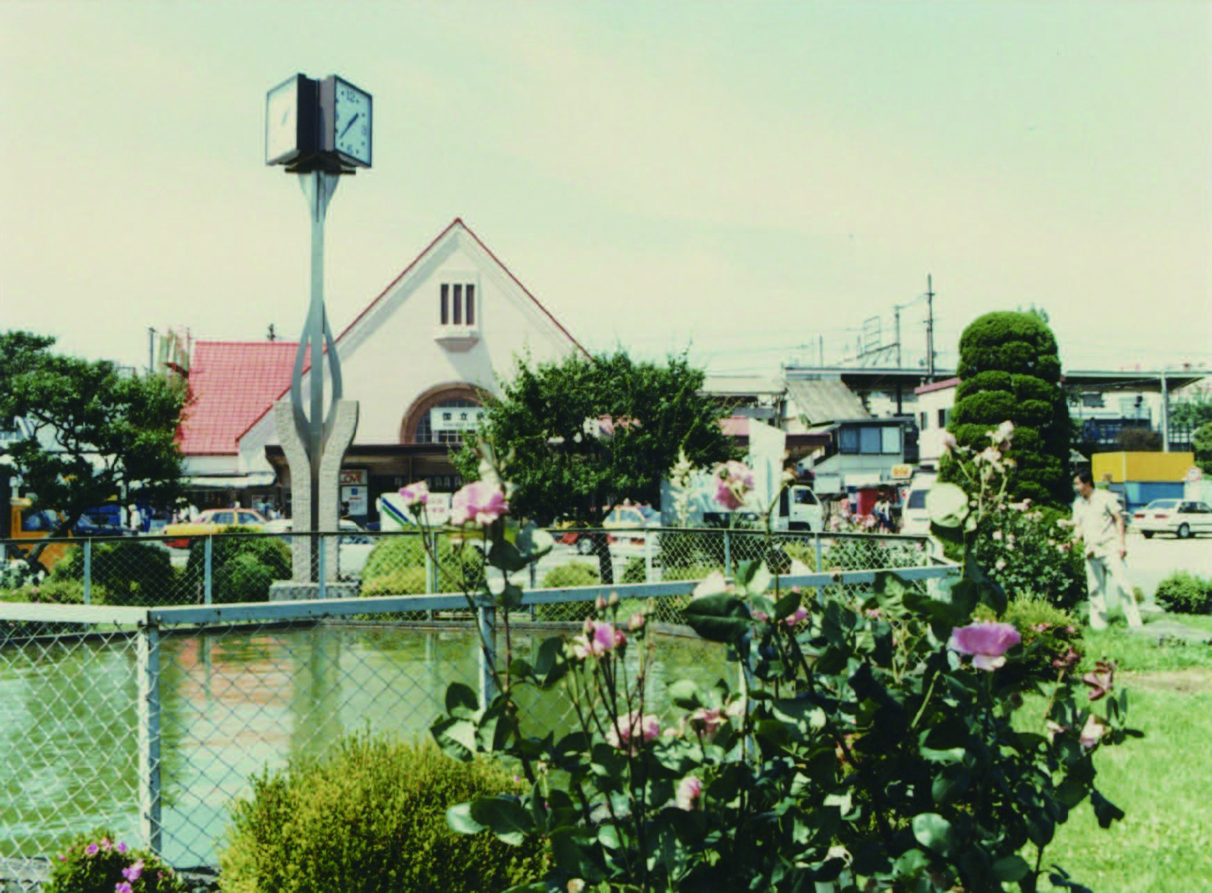 写真紹介 16 国立駅舎の屋根塗り替え 19 昭和63 年5月頃 くにたち郷土文化館